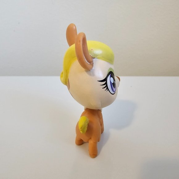 Hasbro Littlest Pet Shop #3965 Yaya Peru Llama Tan Yellow Purple Dot Eyes LPS - Picture 4 of 5
